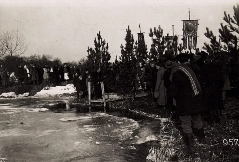 Как украинцы праздновали Крещение более 100 лет назад: раритетные фото